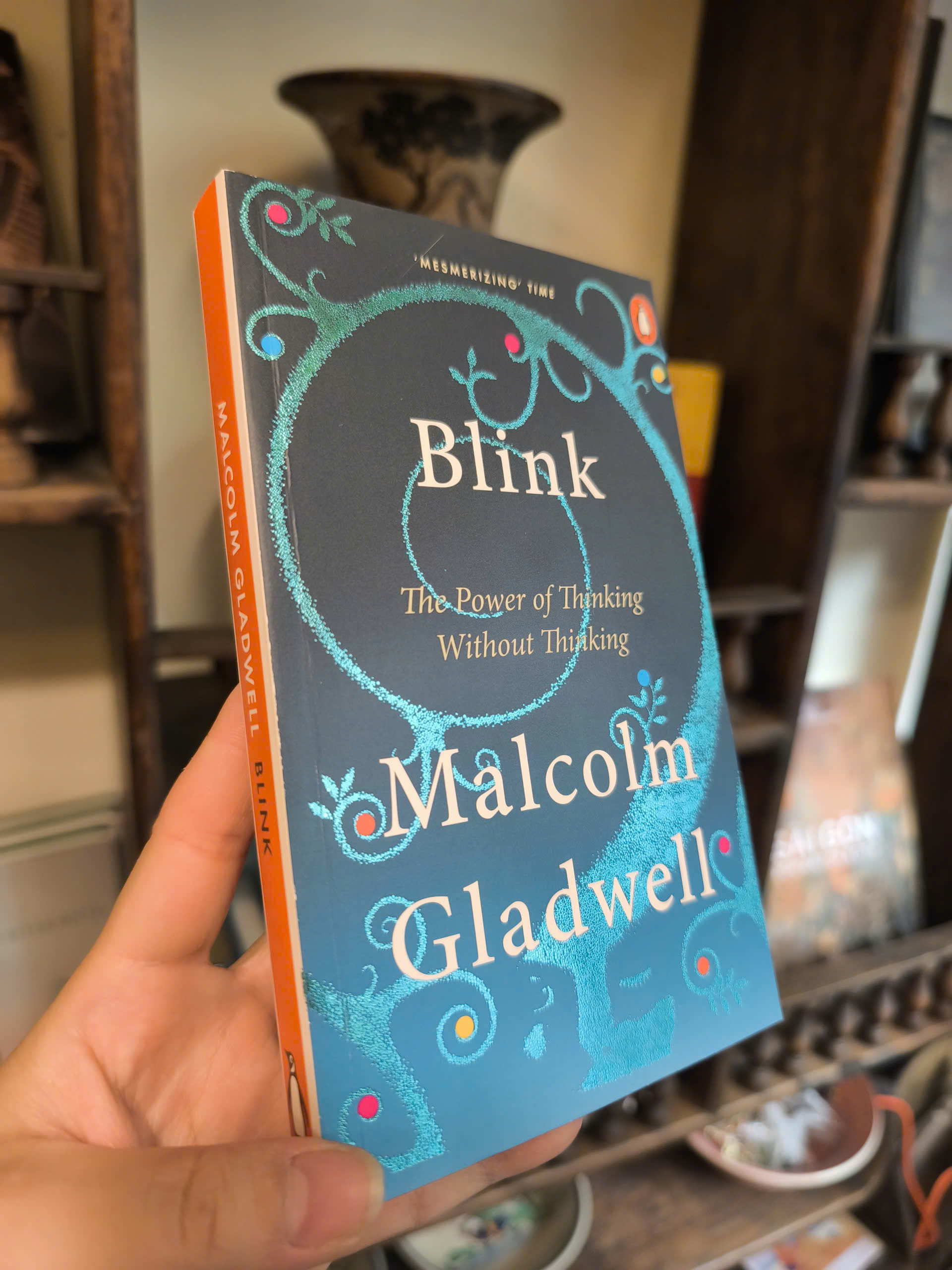 Sách - Blink: The Power of Thinking Without Thinking by Malcolm Gladwell | Nonfiction| Psychology