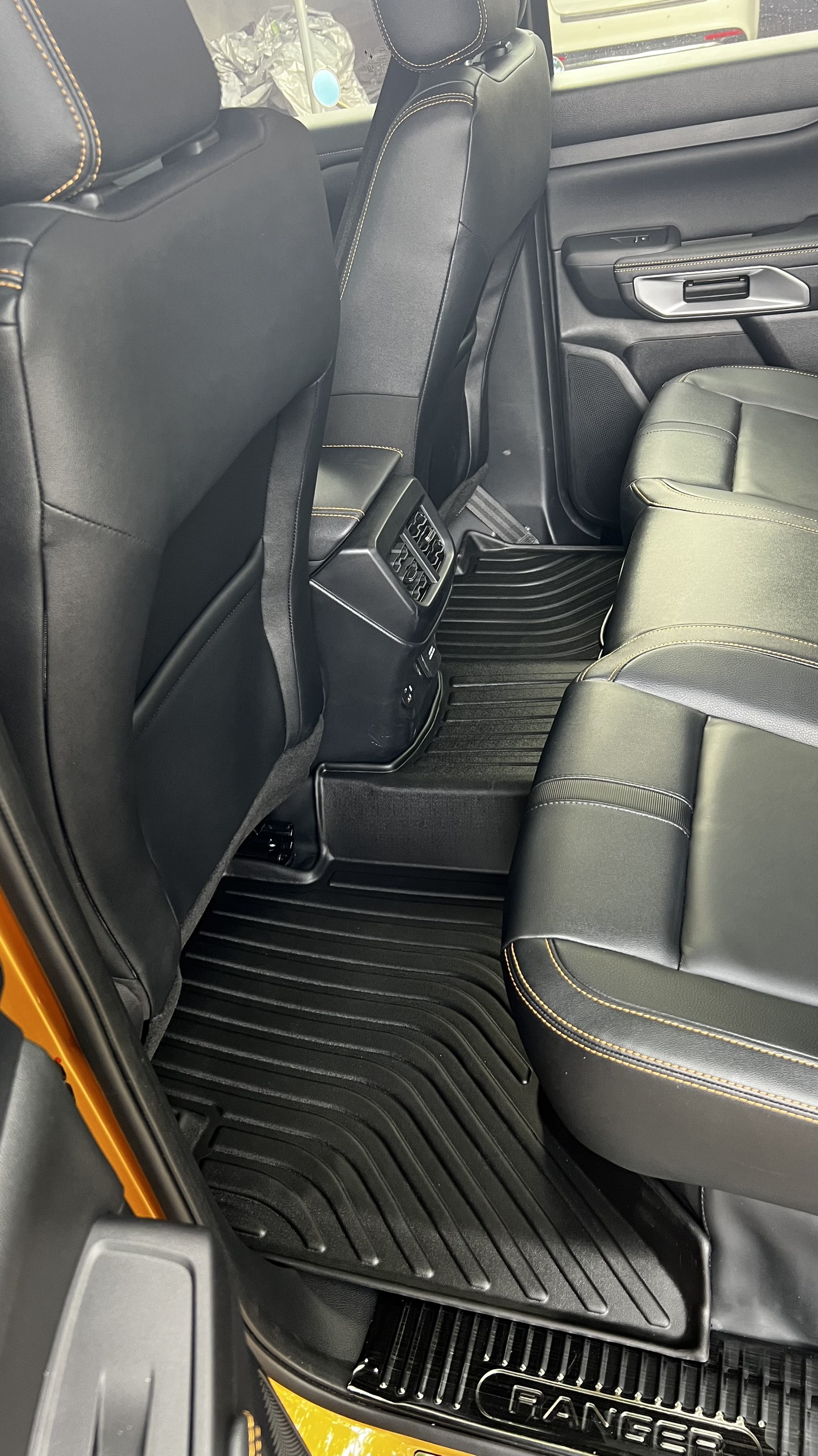 Hàng loại 2 Thảm lót sàn xe ô tô Ford Ranger/ Ford Raptor 2012-2021 Nhãn hiệu Macsim chất liệu nhựa TPE