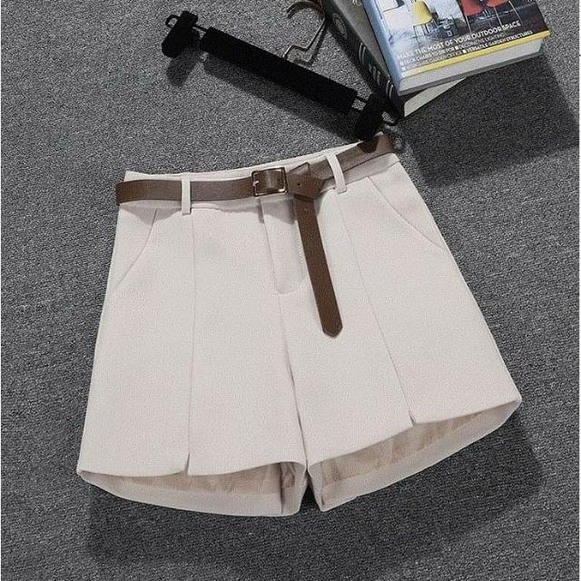 Quần short nữ kèm đai