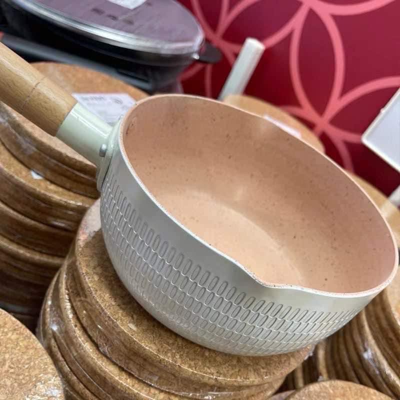CHẢO XINH LẠC LỐI ĐỦ MÀU