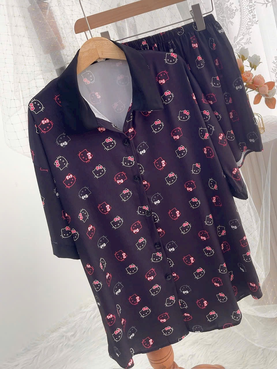 Bộ Đồ Ngủ Hello Kitty Xinh Xắn Lụa Quảng Châu Cao Cấp