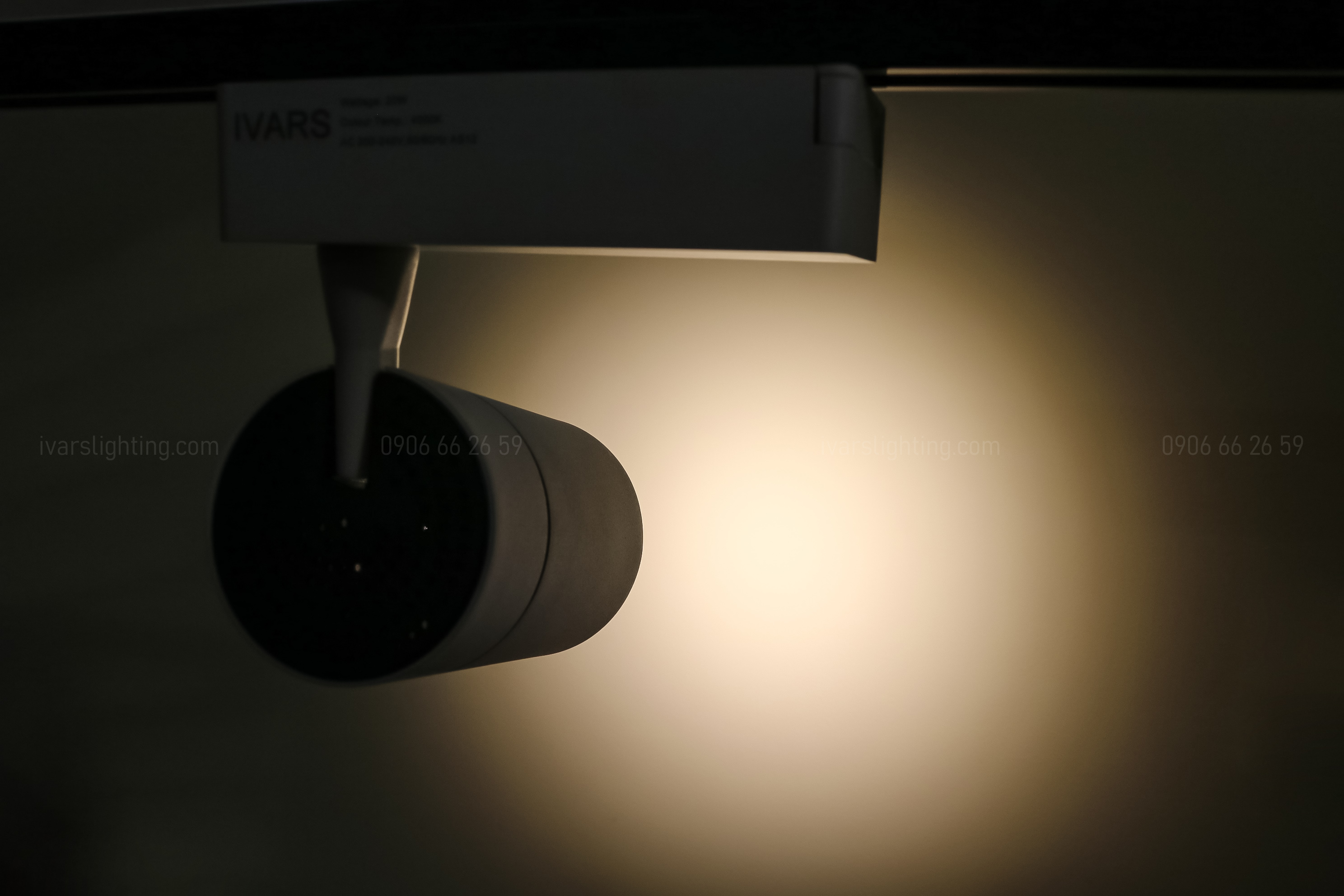 Đèn LED COB rọi chiếu điểm thương hiệu IVARS