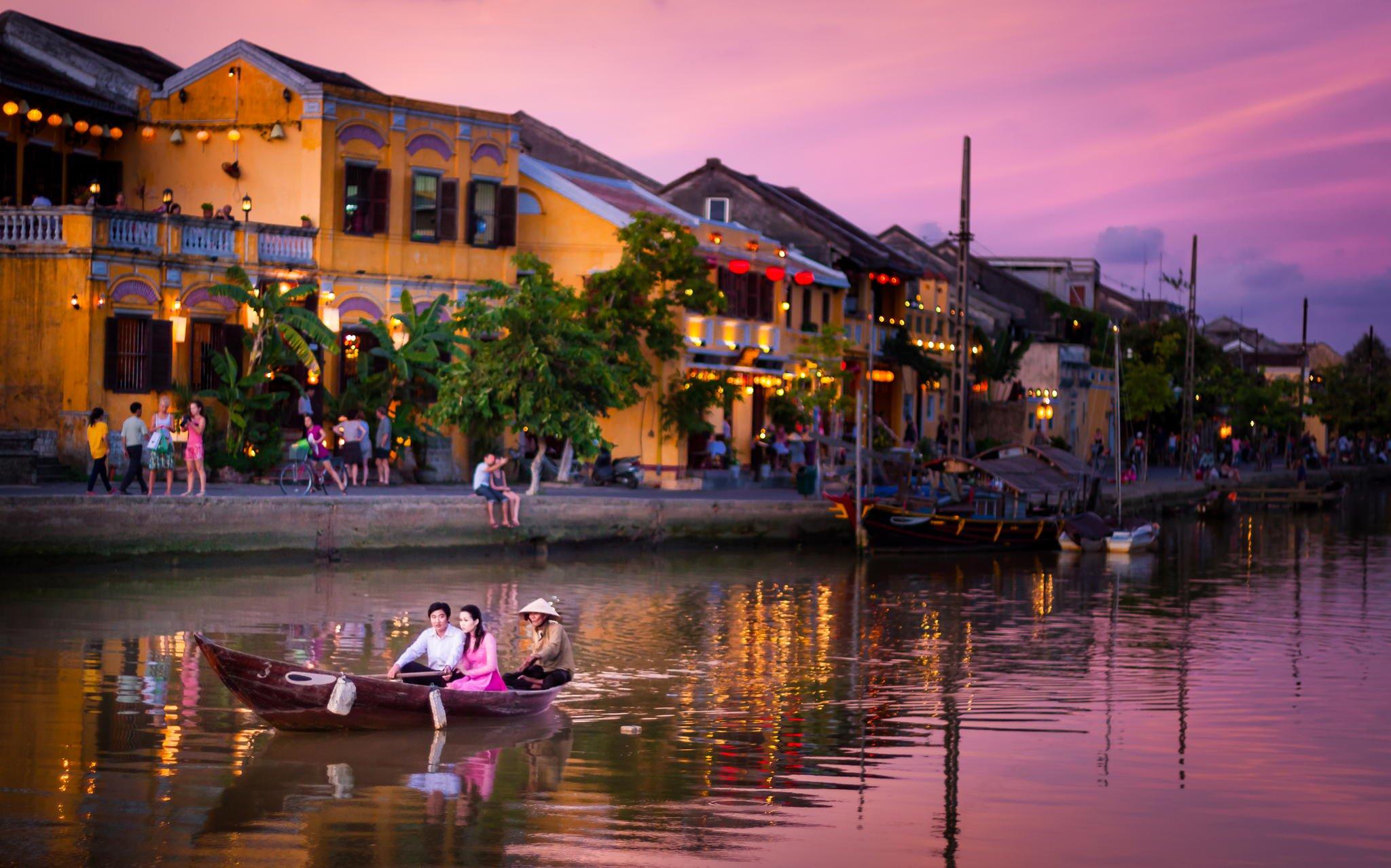 TOUR ĐÀ NẴNG - HỘI AN - HUẾ - BÀ NÀ - QUẢNG BÌNH 5N4Đ