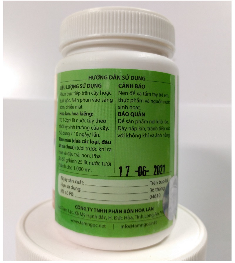 Combo 2 lọ phân bón NPK Tám Ngọc, Thân cây cao, lá to dài, phân nhánh nhiều, ra hoa nhanh, vừa ra hoa vừa ra rễ.....