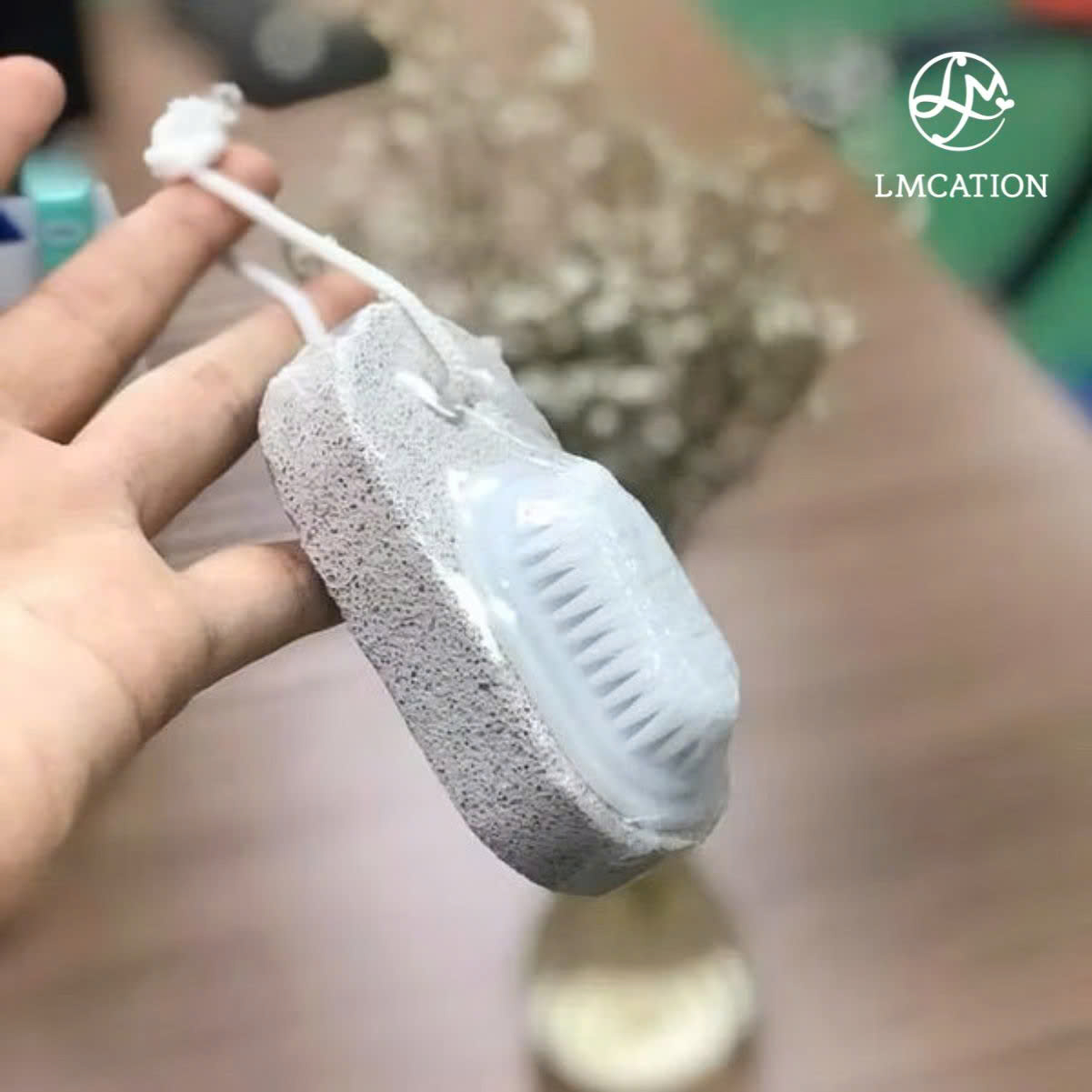 Đá Bọt &amp; Bàn Chải Chà Chân Mini – Nhỏ Gọn &amp; Hiệu Quả