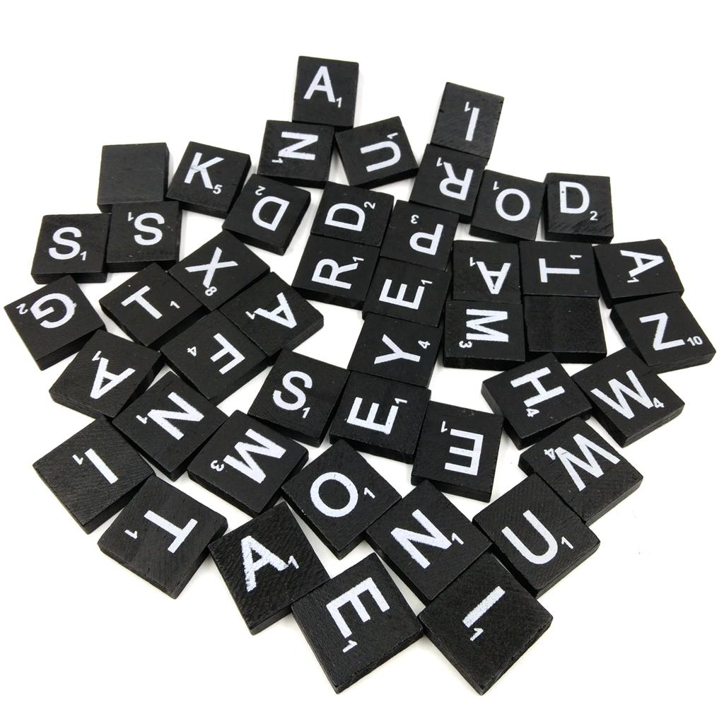 100 PCS Đen Ốp Gỗ Với Lụa Bảng Chữ Cái Cho Đám Cưới Thêu Sò