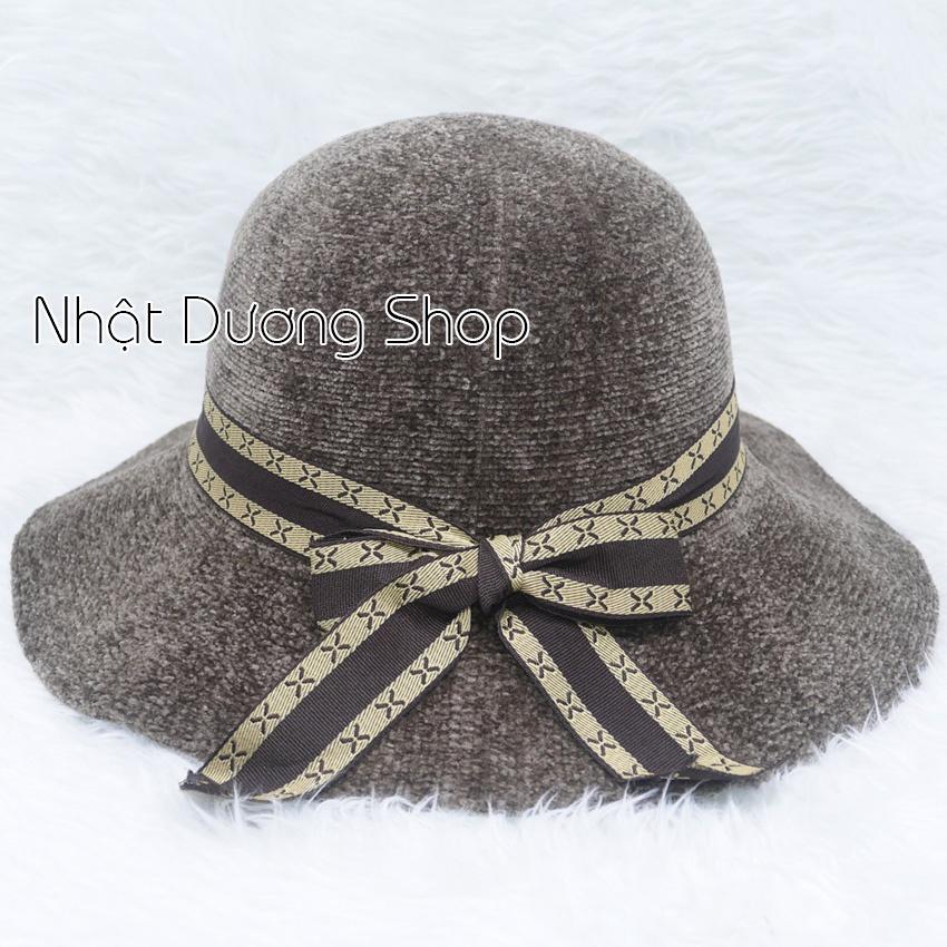 Mũ bo nhung gắn nơ kèm mặt sắt chữ hàng Quảng Châu vành rộng 8 cm phù hợp cho nữ khi đi chơi du lịch