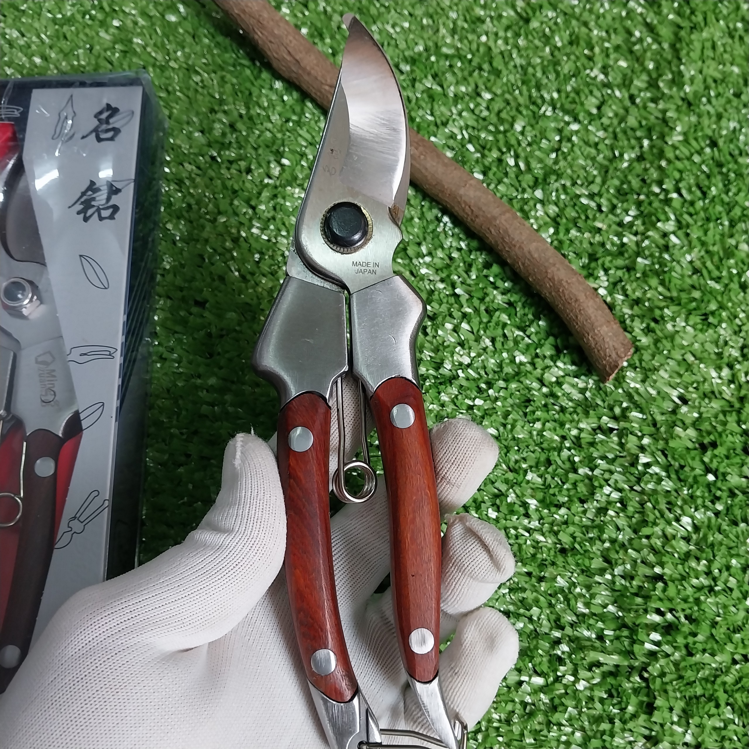 Kéo cắt cành cộng lực cao cấp nhập khẩu từ JAPAN -kéo SK5 bằng thép đúc nguyên khối tay bọc gỗ xịn sò
