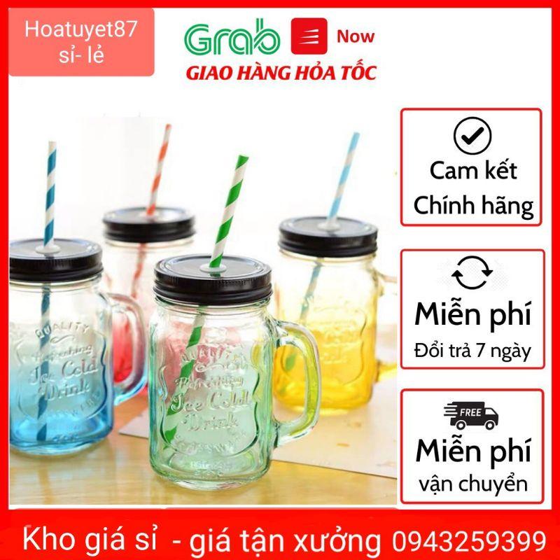 Cốc thủy tinh có nắp đậy kèm ống hút