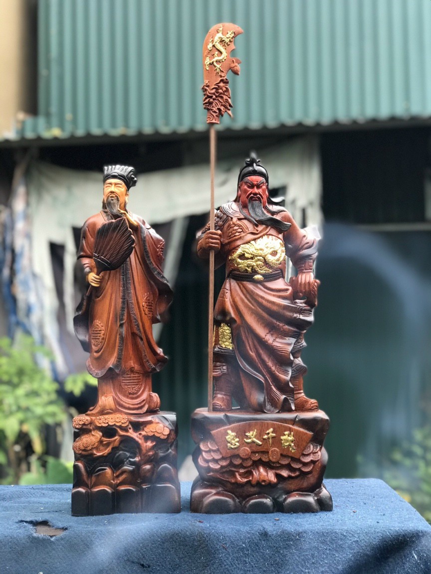 Cặp tượng quan văn quan võ không minh gia cát lượng và quan công bằng gỗ hương đá tô làm mầu giả cổ kt cao 60cm