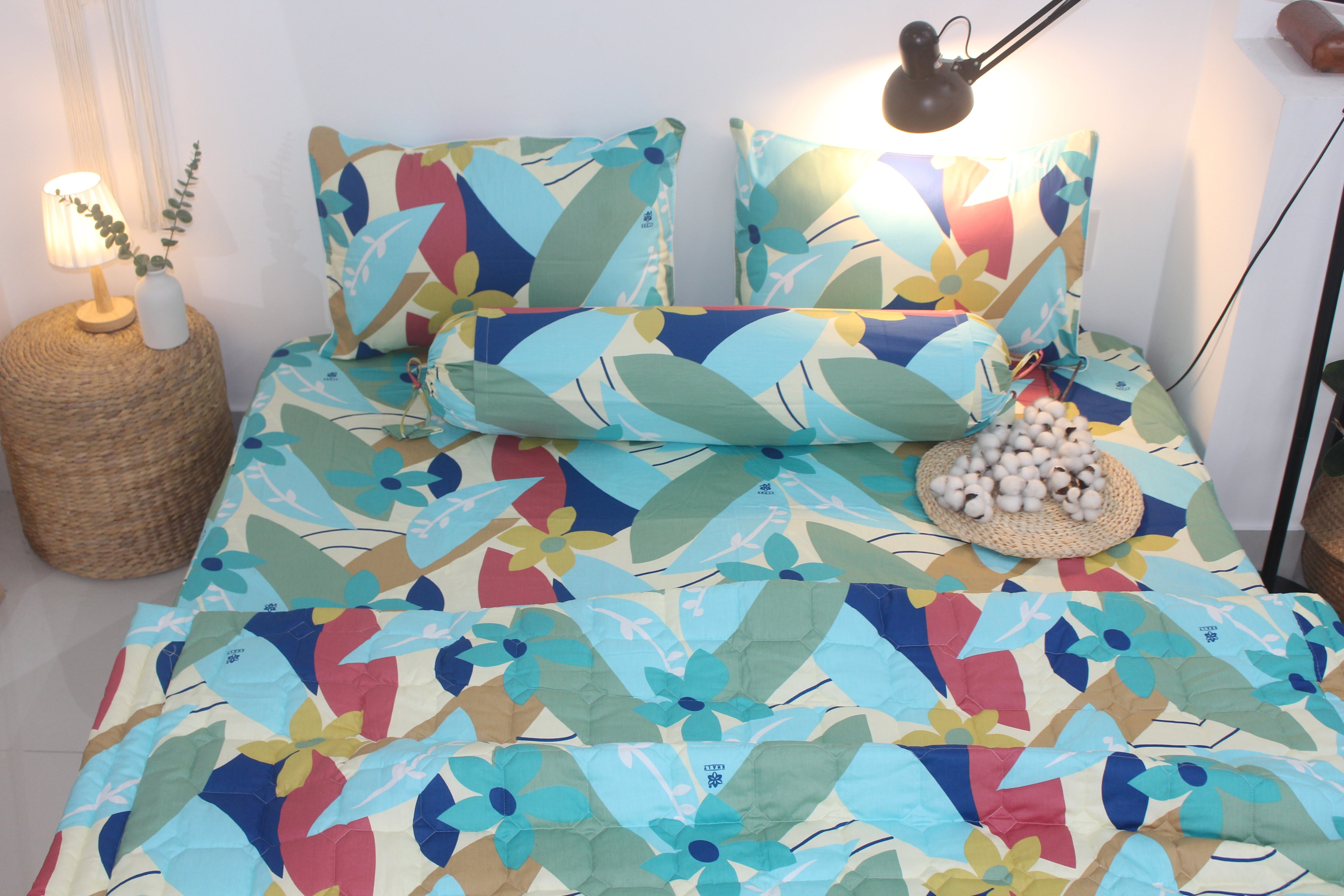 Bộ drap gối KHA LY - 100% cotton thiên nhiên - VN297-Hoa Latinh Vàng Đỏ