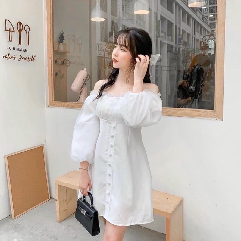 Đầm trắng trễ vai nút bọc