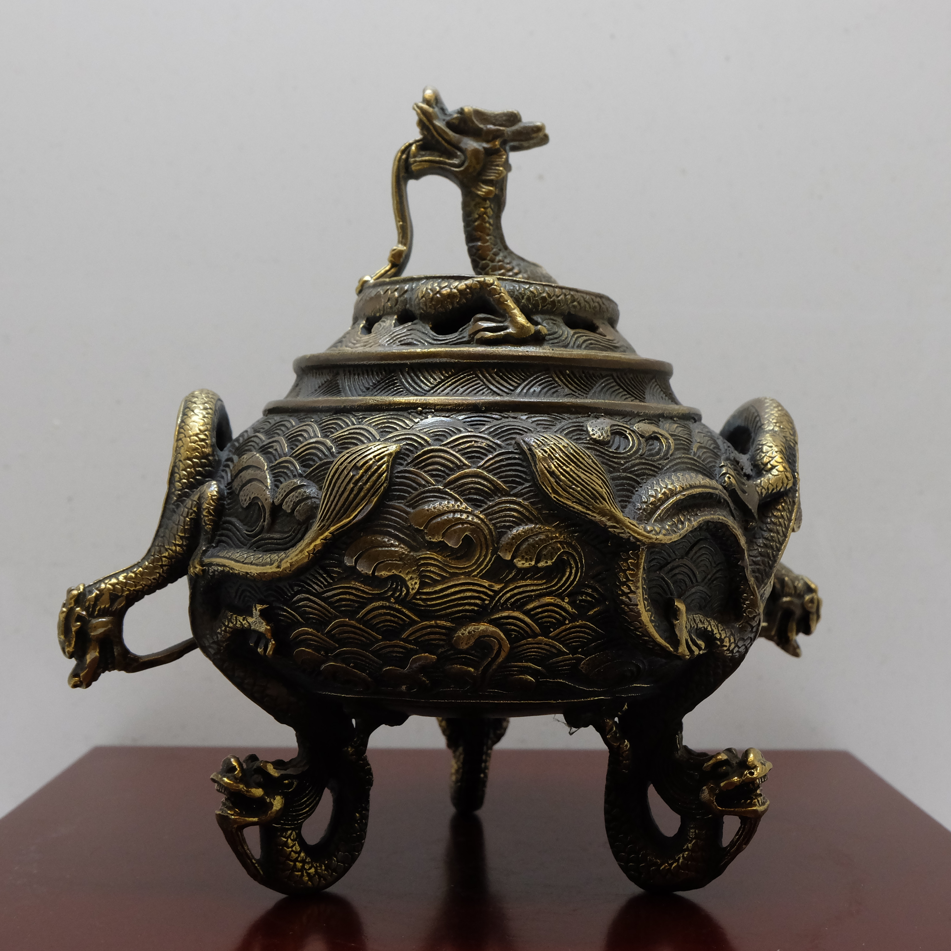 Đỉnh Xông Trầm Nắp Quai Rồng