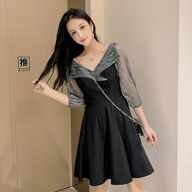 Váy đen phối ren xà cừ