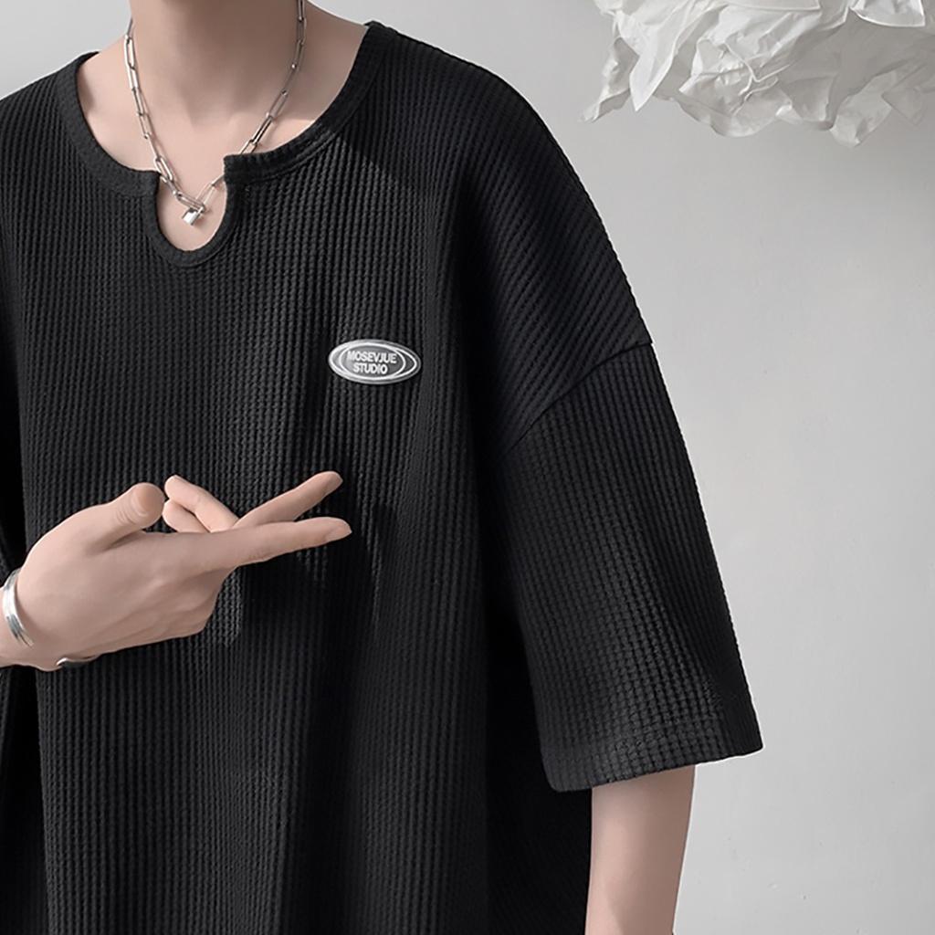 Áo thun nam form rộng, tay lỡ, cổ xẻ, chất liệu vải dệt cao cấp, kiểu dáng thời trang, đen - Mottolial