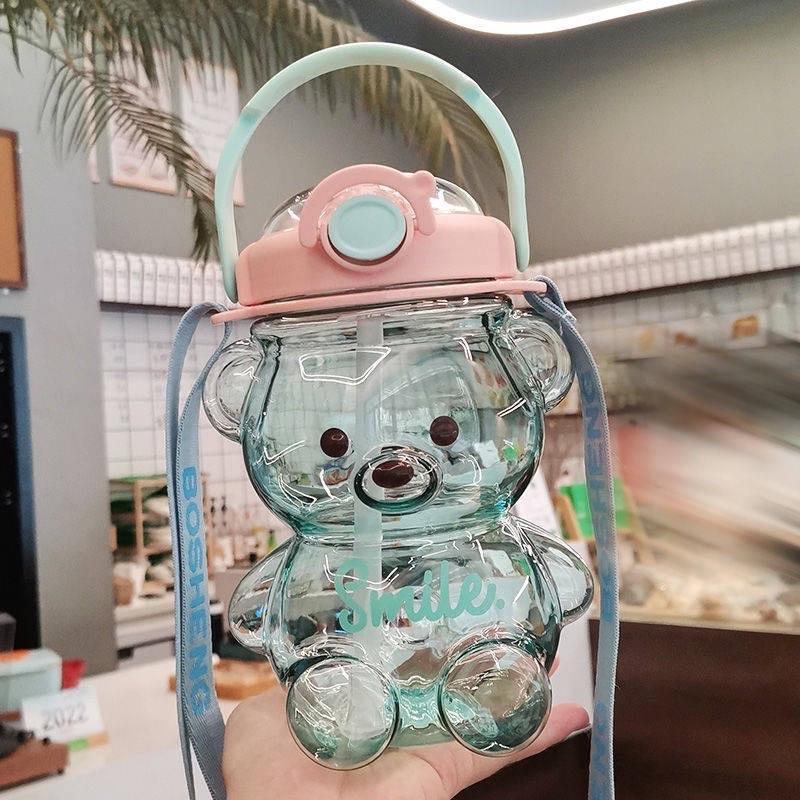 Bình đựng nước hình gấu Smile 1100ml kèm ống hút và dây đeo siêu dễ thương - giaxuong247
