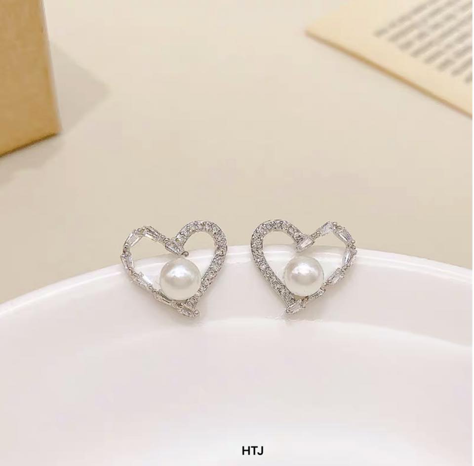 Bông tai bạc trái tim chất liệu bạc MS059