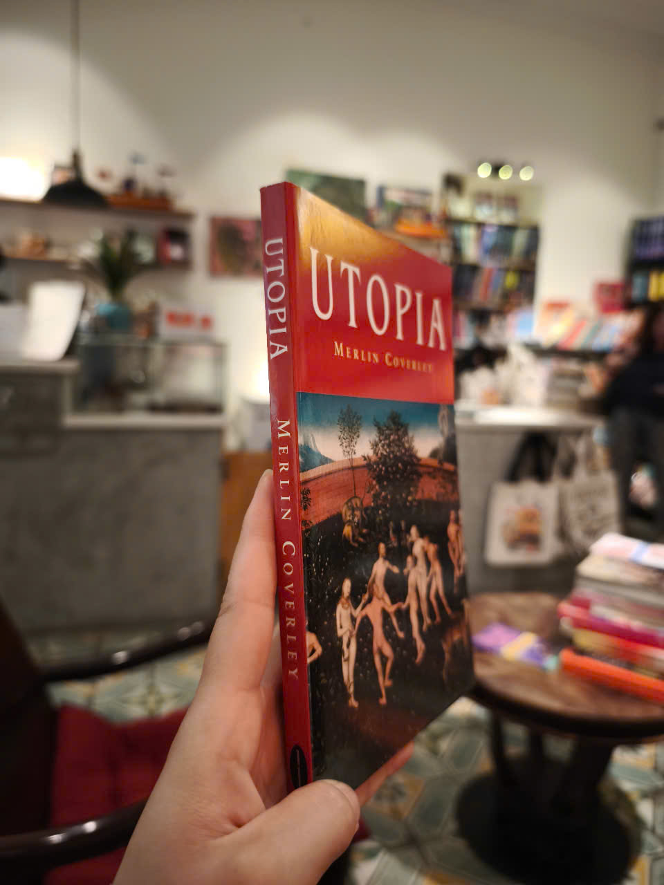 Sách - Utopia by Merlin Coverley - Pocket Essentials - Nonfiction in English