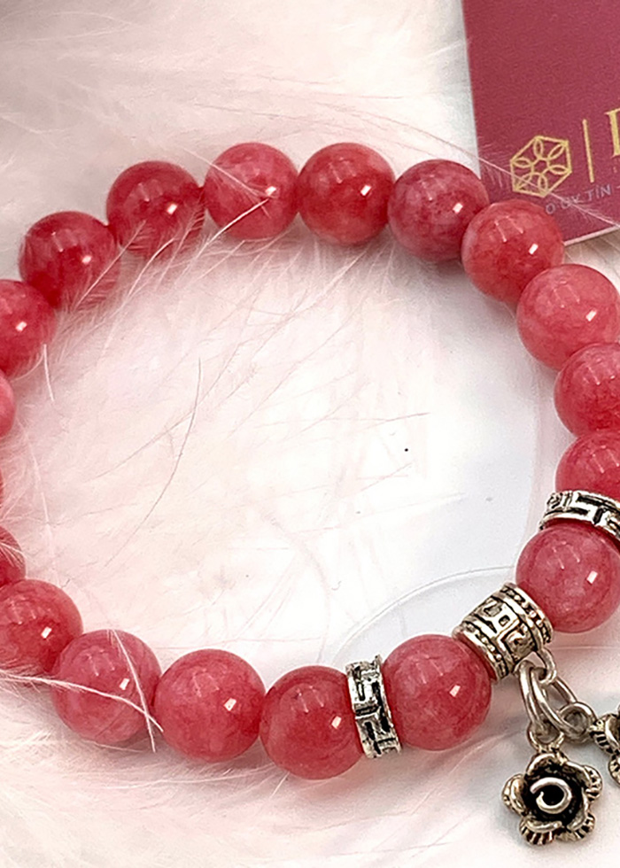 Vòng Đá Thạch Anh Hồng Vân 8 Ly Charm Hoa Bạc Thái