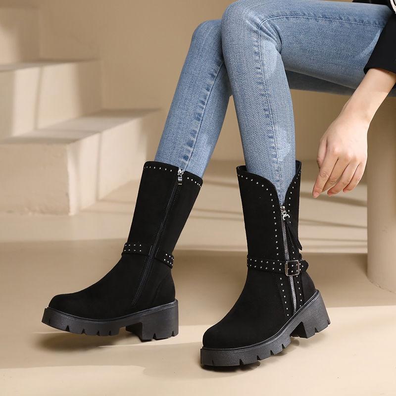 Giày Bốt Martin Cao Đến Đầu Gối Lót Nhung Dày Dặn Đính Đinh Tán Phong Cách Mới