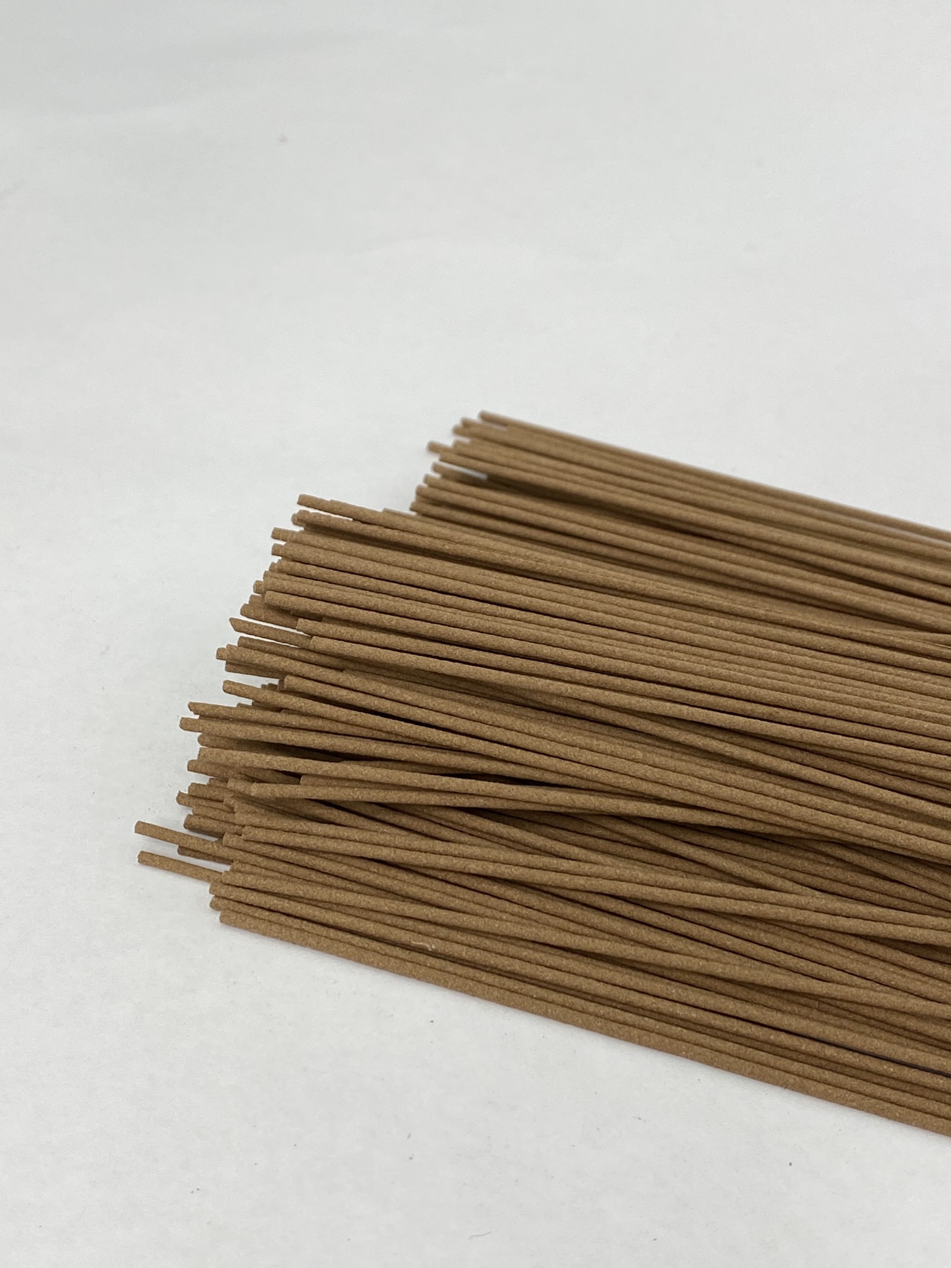 Nhang Không Tăm Sạch Nguyên Chất 100% Dương Gia 21cm 68 nén hộp nhựa