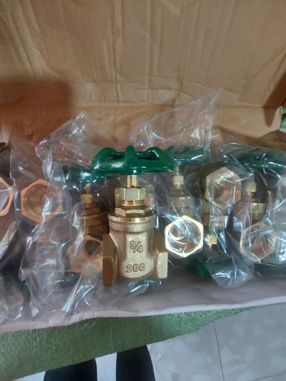 Van khóa nước