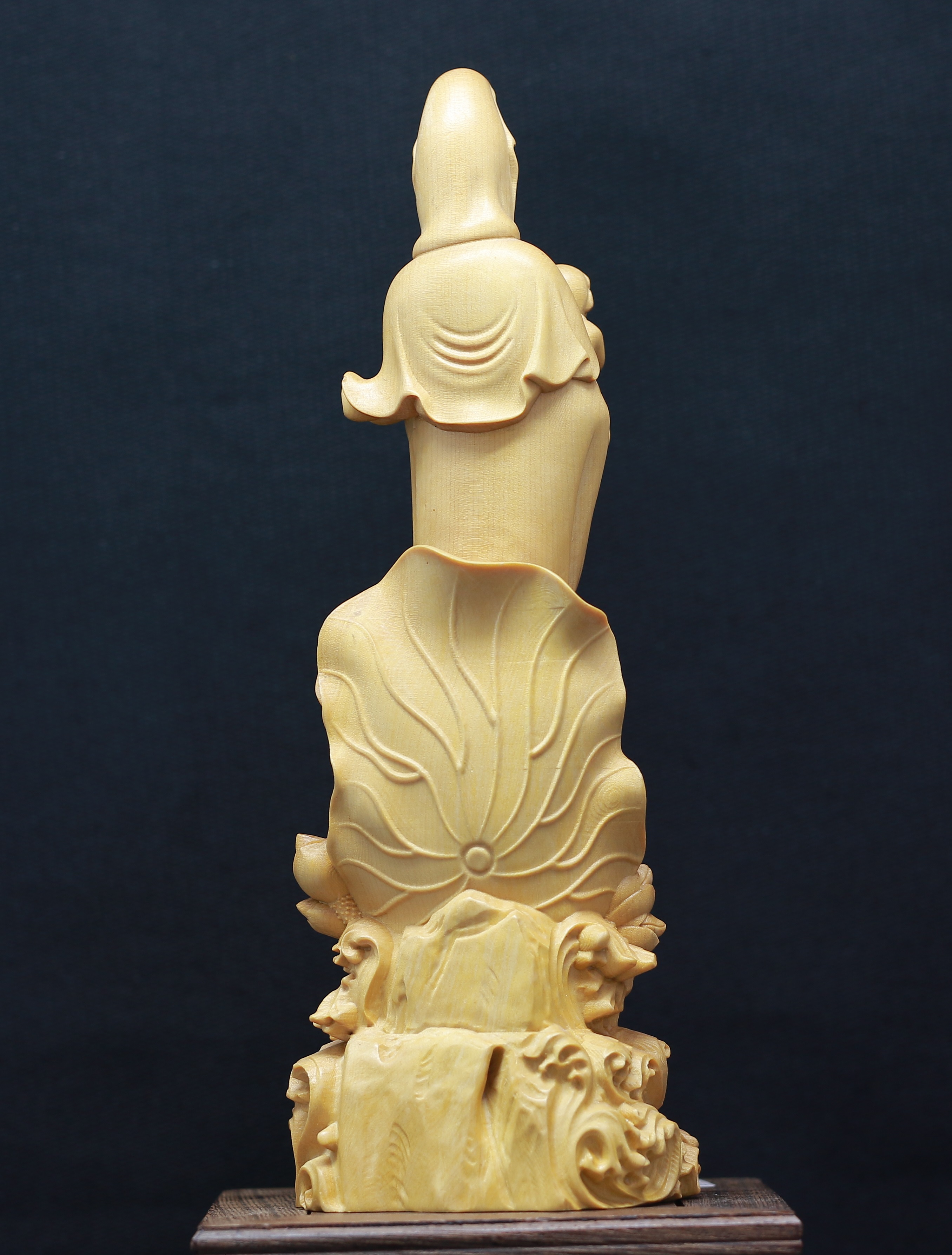Tượng Quan Âm Tống Tử đứng ( Tống Tử Quan Âm- Quan Âm Bồng Em Bé đứng) - làm bằng Gỗ Hoàng Dương, cao khoảng 21.5cm