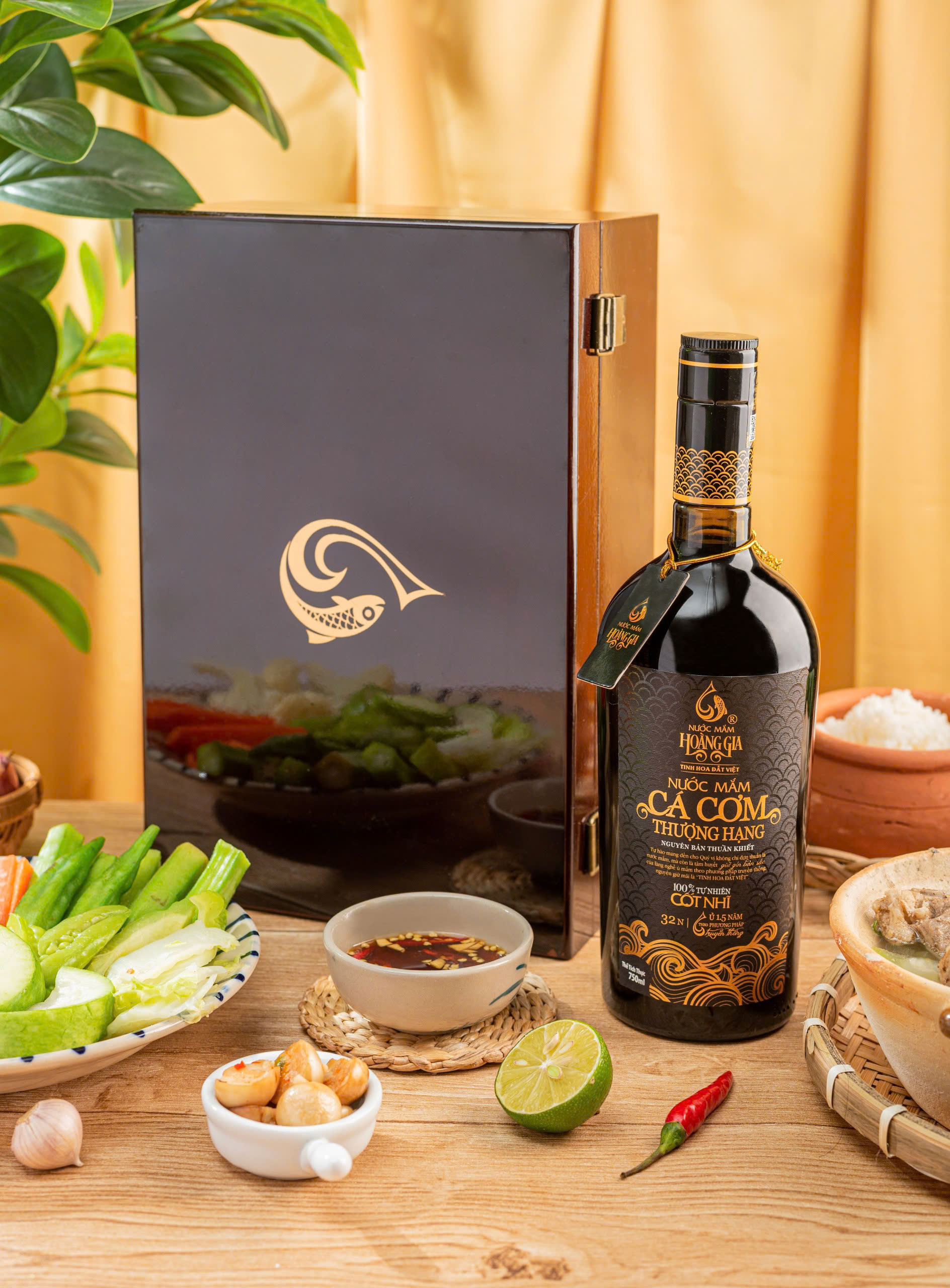 [Set quà tặng 2 hộp gỗ 750ml] Nước mắm cá cơm thượng hạng Hoàng Gia - Quà Tết sang trọng tặng đối tác, gia đình, bạn bè
