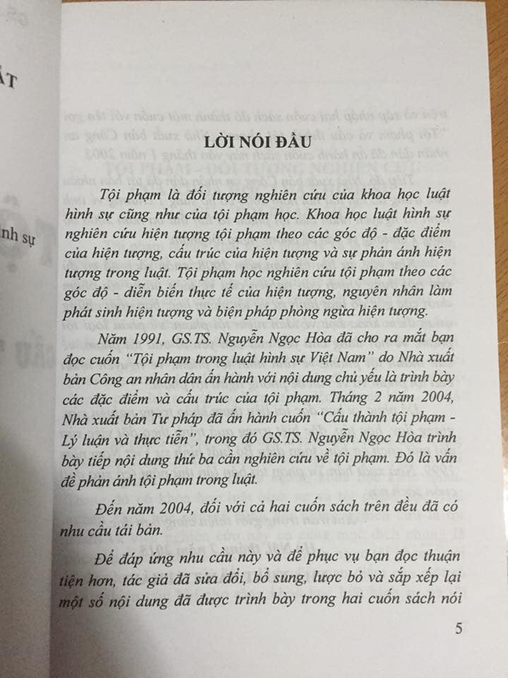 Combo: Pháp luật tố tụng hình sự với việc bảo vệ quyền con người và Tội phạm và cấu thành tội phạm