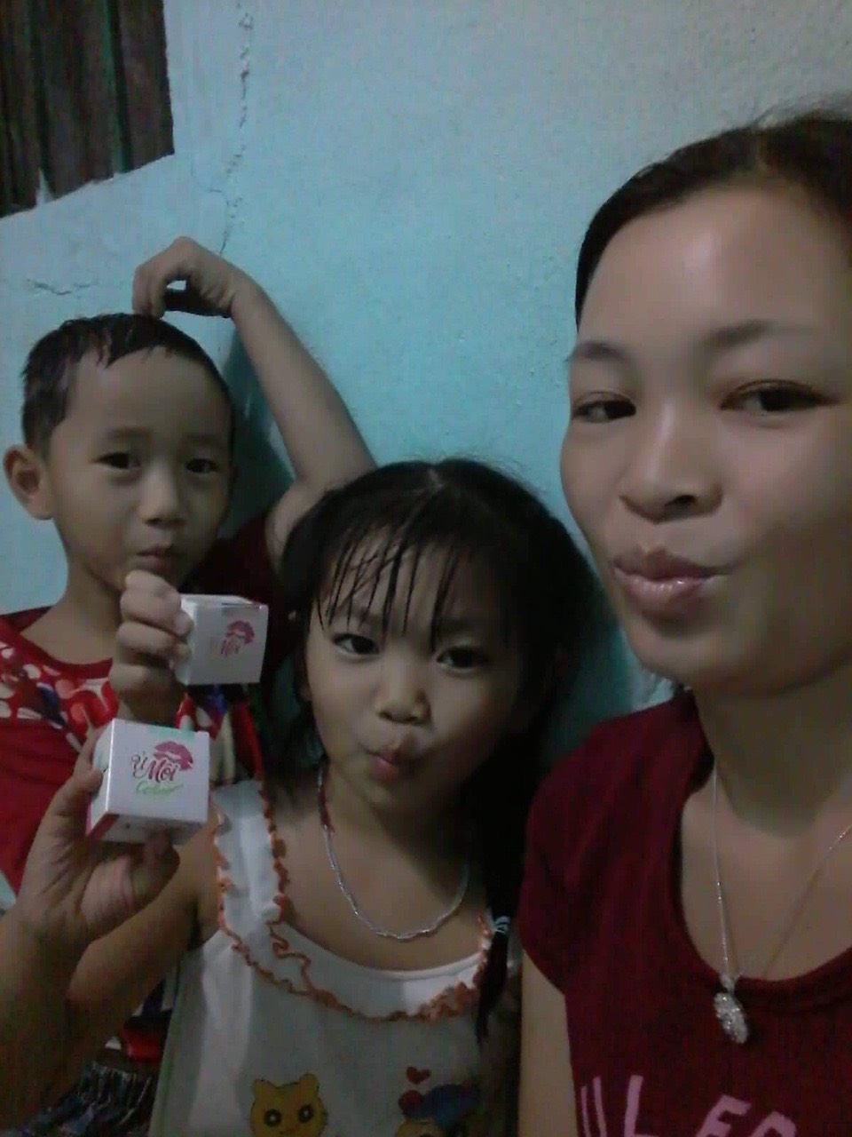 Ủ MÔI COLLAGEN