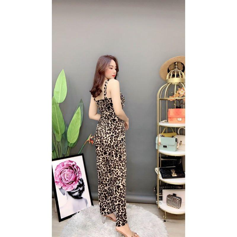 Jumpsuit nữ 2 dây ống rộng hoạ tiết báo