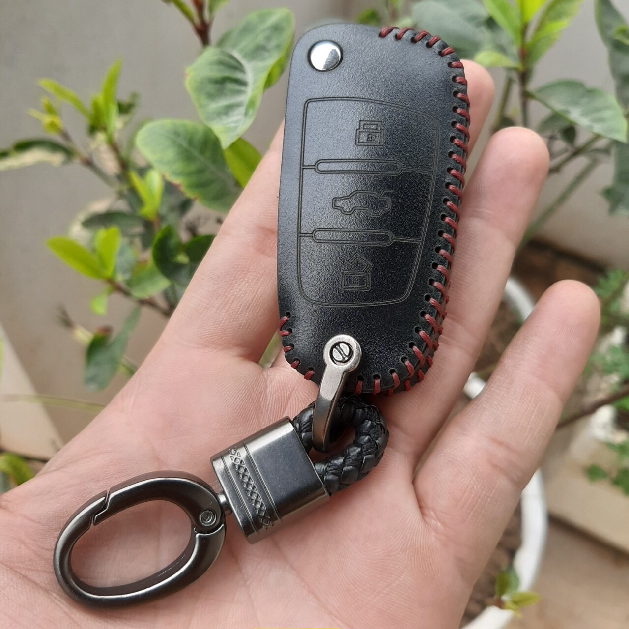 Bao da chìa khoá Audi A3, A4, A5, A6, A7, A8, A4L, A6L, Q5, Q7. Da bò thât 100%. Có khắc tên, sdt. Bảo hành 2 năm (chìa khóa như hình)