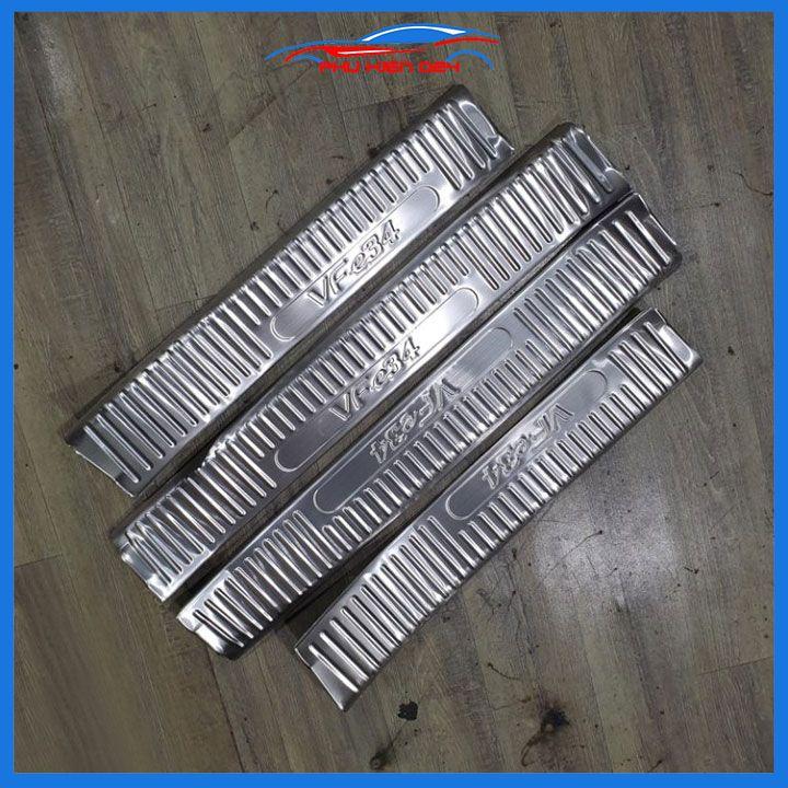 Bộ nẹp bước chân trong Inox Vinfast Vfe34 2022-2023 ốp bậc cửa lên xuống chống trầy xước, trang trí xe hơi