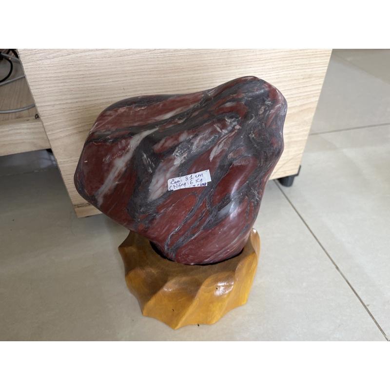 Cây đá cho người mệnh Thổ và Hỏa màu đỏ mận chín cao 31 cm, nặng 6 kg