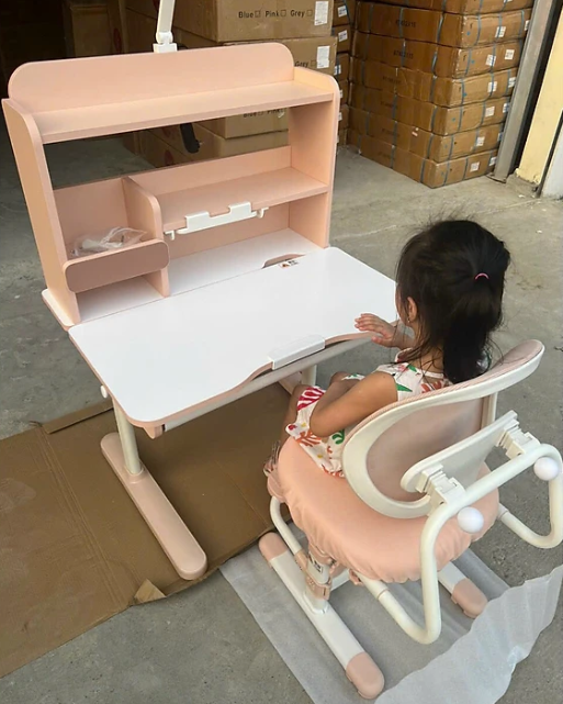 Bộ bàn ghế học sinh thông minh chống cận điều chỉnh cao thấp tay quay Tundo CTIRSP80 kèm đèn ngang 80cm