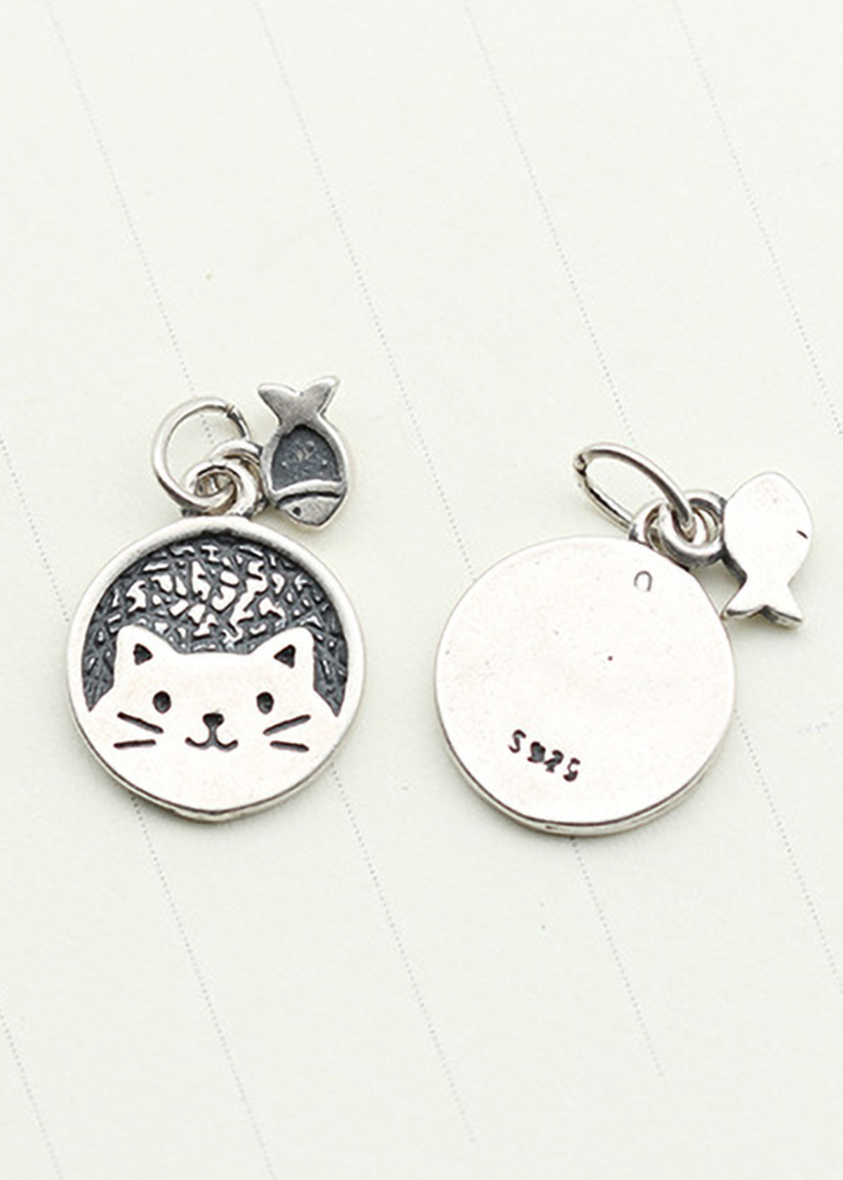 Combo 2 cái charm bạc hình mèo và cá treo - Ngọc Quý Gemstones