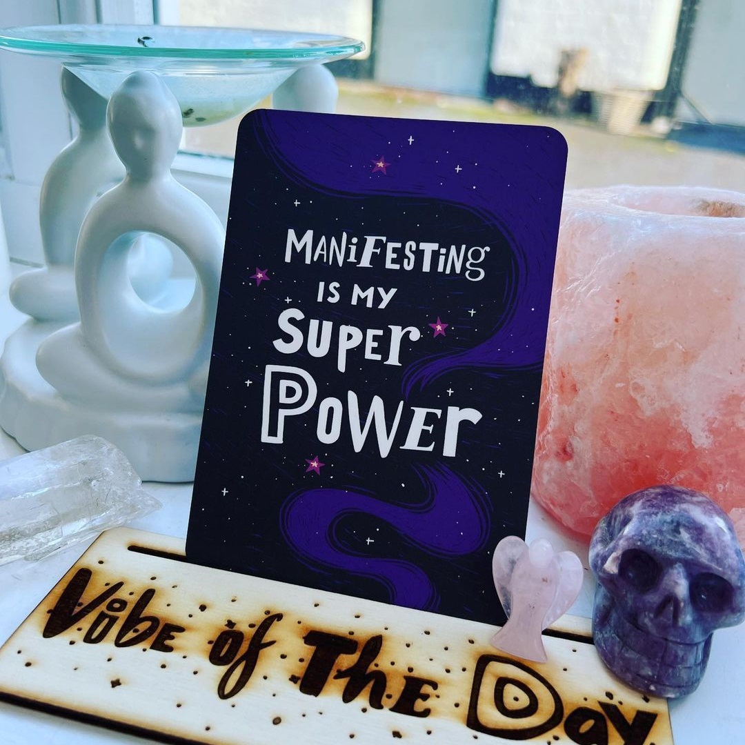 Bộ bài Raise Your Vibration Oracle đá thanh tẩy