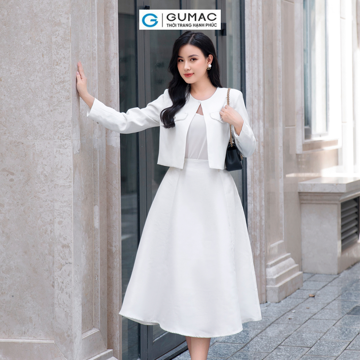 Áo khoác viền ngọc vải bố đứng phom công sở đi tiệc sang trọng thời trang GUMAC AD09008
