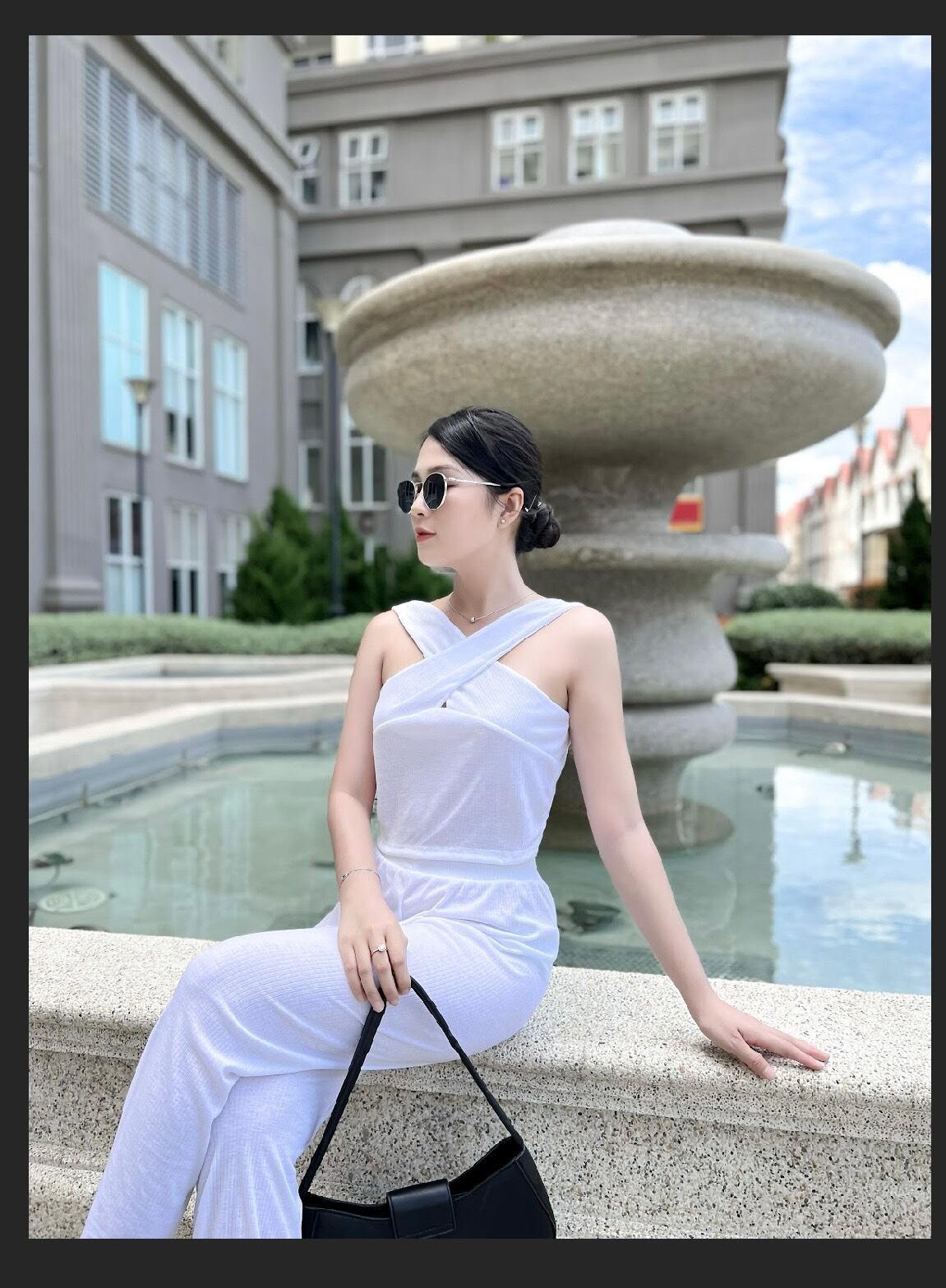 sét đồ nữ áo cổ chéo và quần ống xuông chất mát mẻ và thành lịch - Đen
