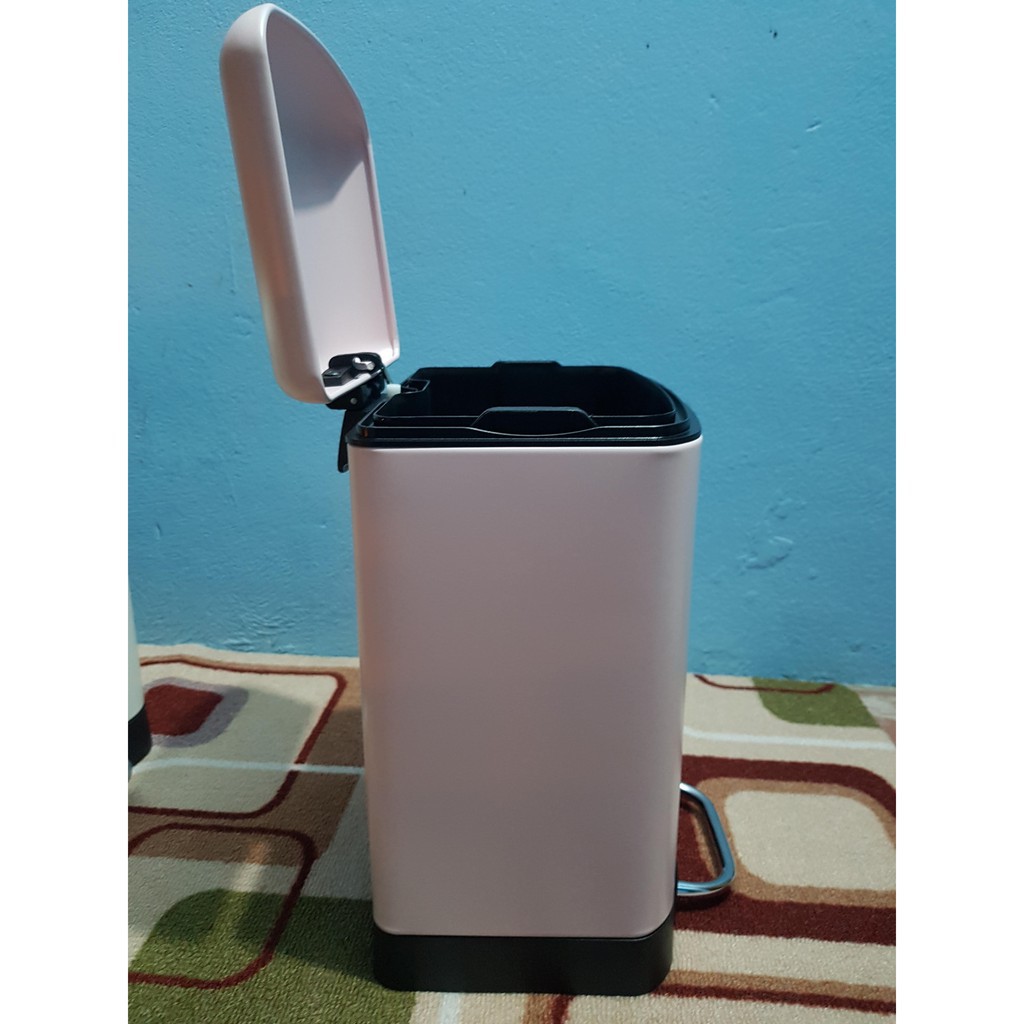 Thùng rác Lock&Lock hình vuông bằng thép không gỉ BYP122, có bàn đạp loại 6L