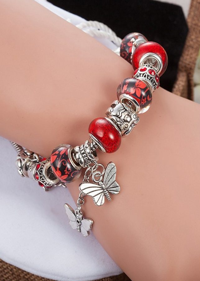 Vòng tay nữ charm đỏ cao cấp đính đôi bướm trắng VCH05