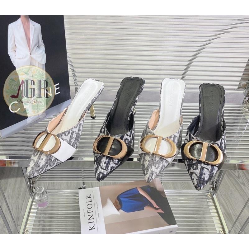 Guốc mũi nhọn khoá D vải thêu gót nhọn vàng 6 cm