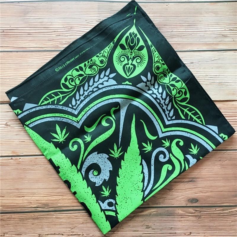 KHĂN BANDANA HOẠ TIẾT LẠ