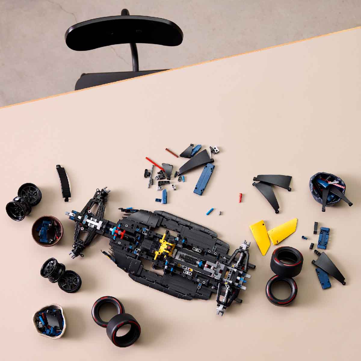LEGO TECHNIC 42206 Đồ Chơi Lắp Ráp Siêu Xe Oracle Red Bull Racing RB20 (1639 chi tiết)