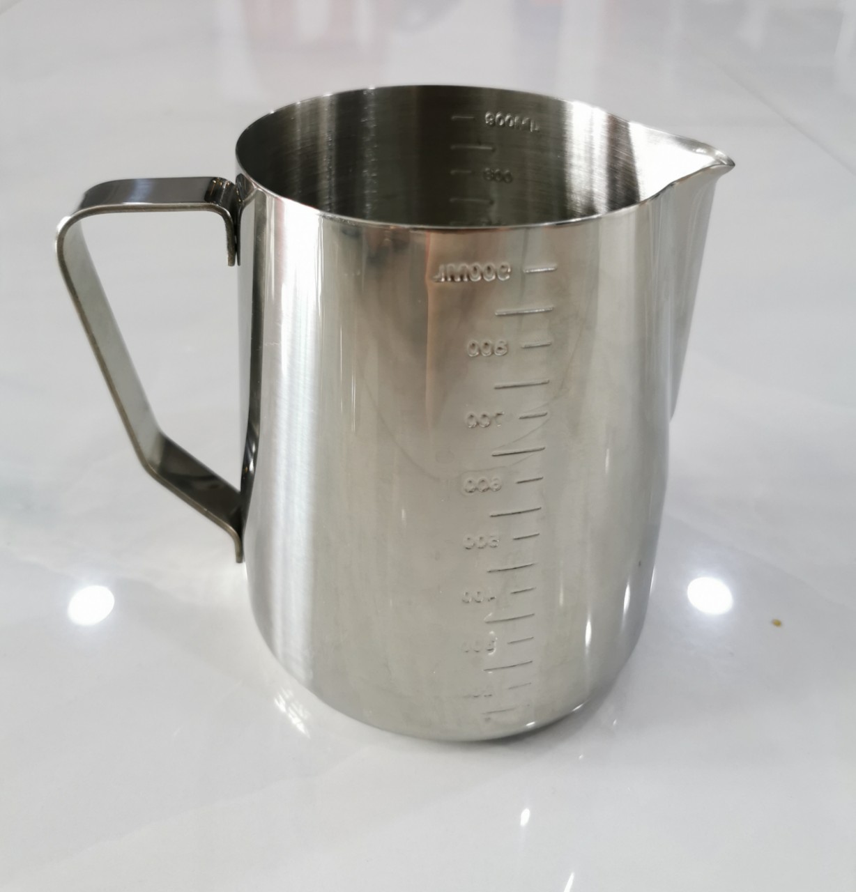 Ca đong Inox có vạch định lượng 1000ml