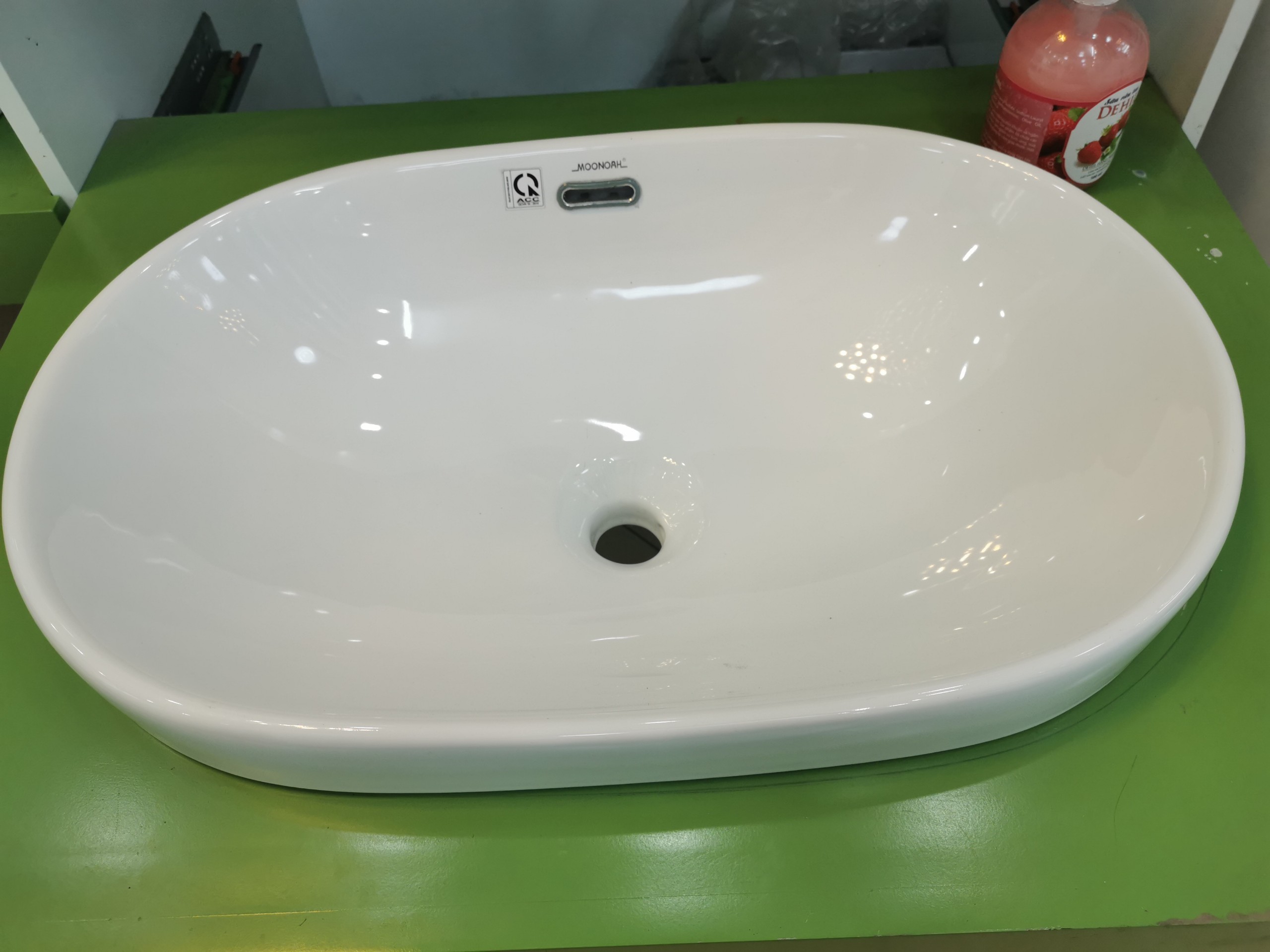 CHẬU LAVABO ÂM BÀN ĐÁ DƯƠNG VÀNH MEN NANO TRẮNG SÁNG