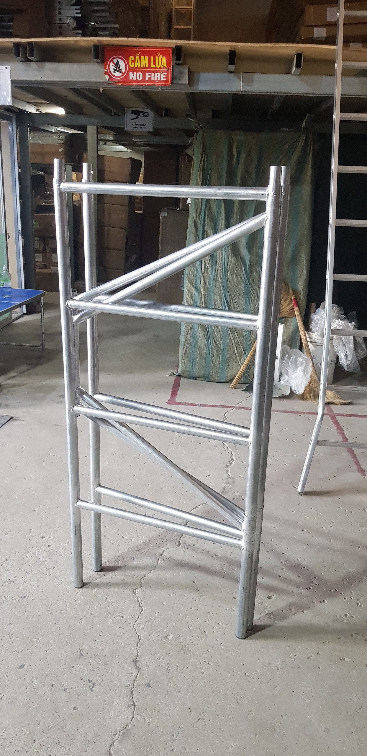 Giàn giáo công trình gấp gọn đa năng - Tải trọng 250kg