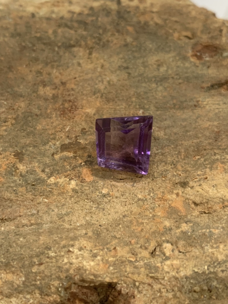 Viên đá thạch anh tím (Amethyst) thiên nhiên_HA-G000477