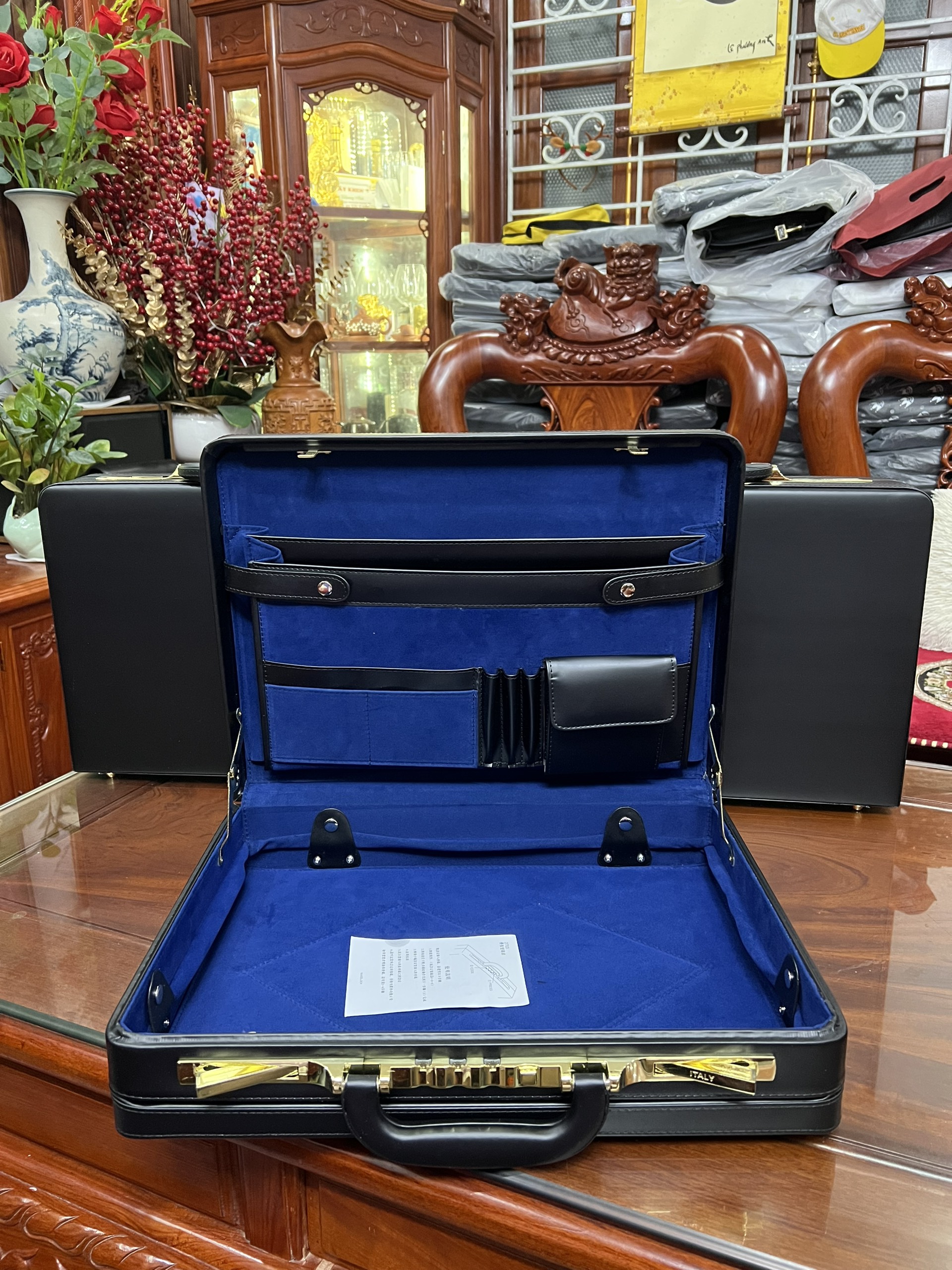 CẶP SỐ ĐỰNG TÀI LIỆU SIZE ĐẠI MÀU ĐEN RỘNG RÃI & CÓ THỂ MỞ RỘNG 704