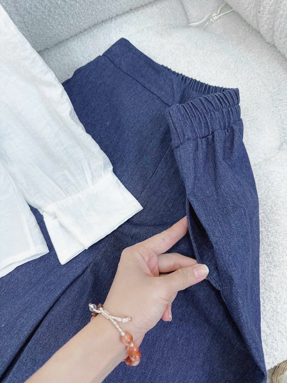 SET ÁO DÂY TRỄ VAI SƠ MI BÈO RỘNG TRẮNG + QUẦN DÀI ỐNG RỘNG LƯNG CAO SUÔNG ĐỨNG JEANS ĐI CHƠI DẠO PHỐ ĐI TIỆC ĐI BIỂN